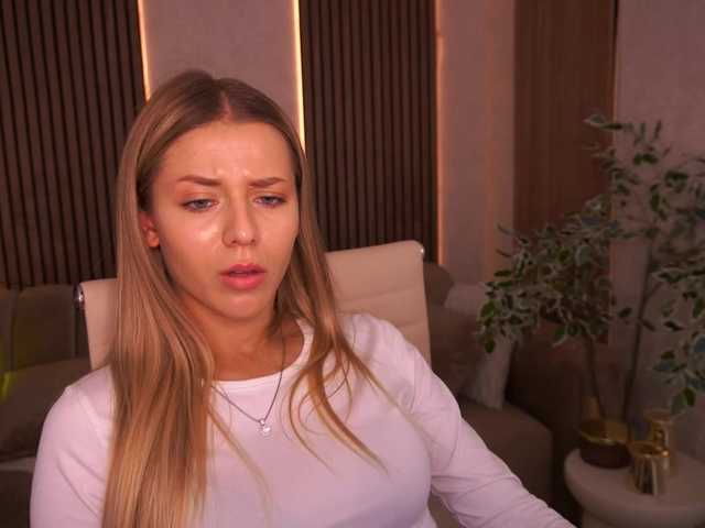 LoveeDove live cam on BongaCams