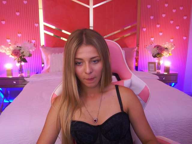 LoveeDove live cam on BongaCams