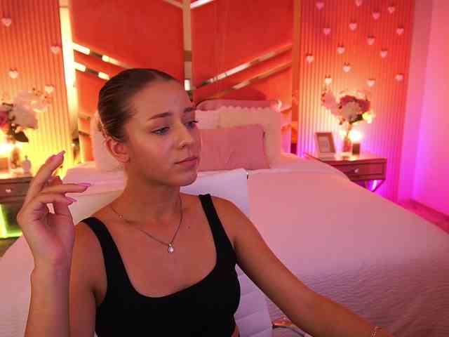 LoveeDove webcam