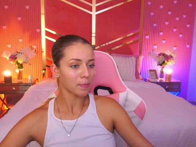 LoveeDove webcam