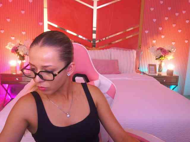 LoveeDove webcam