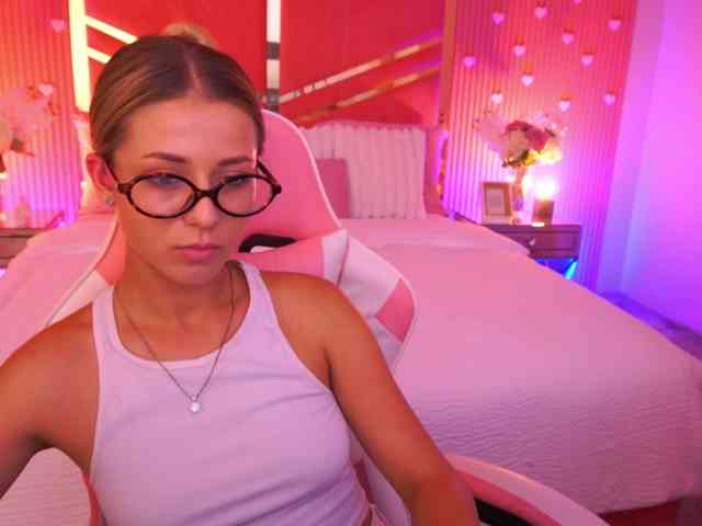 LoveeDove webcam