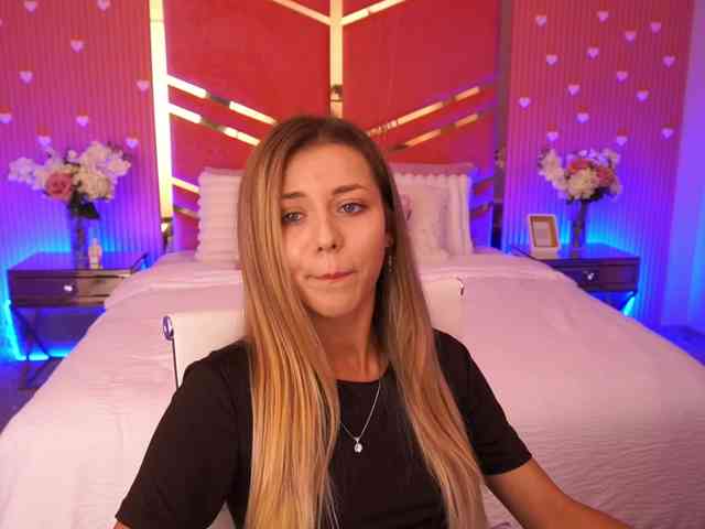 LoveeDove webcam