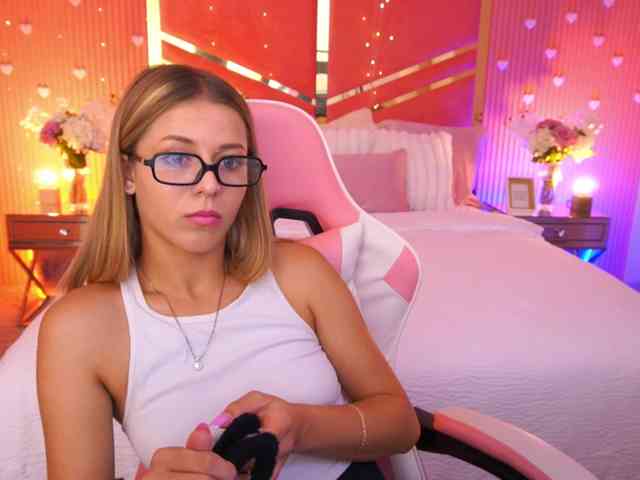 LoveeDove webcam