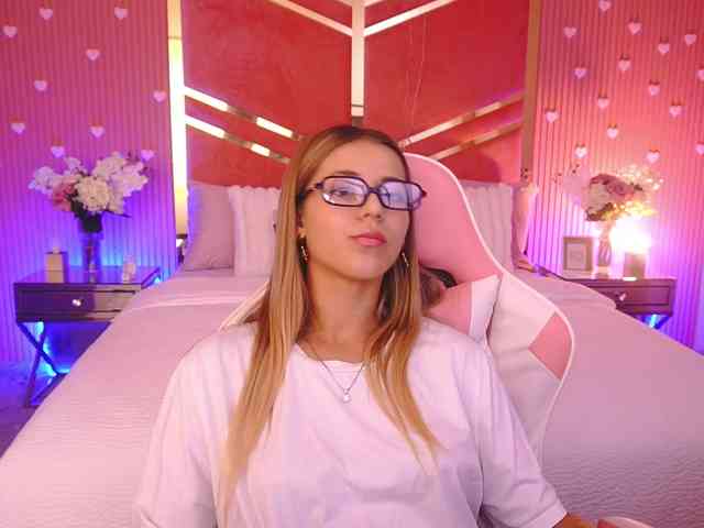 LoveeDove webcam