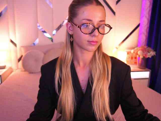 LoveeDove webcam