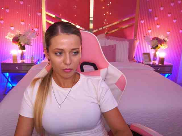 LoveeDove webcam