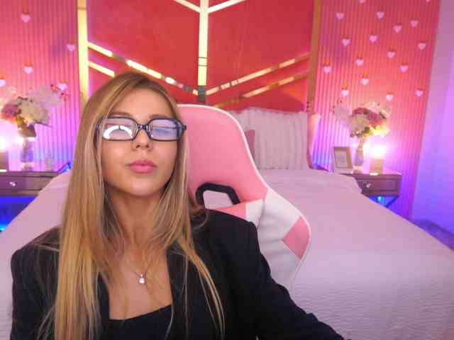 LoveeDove webcam