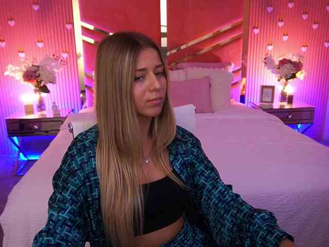 LoveeDove webcam