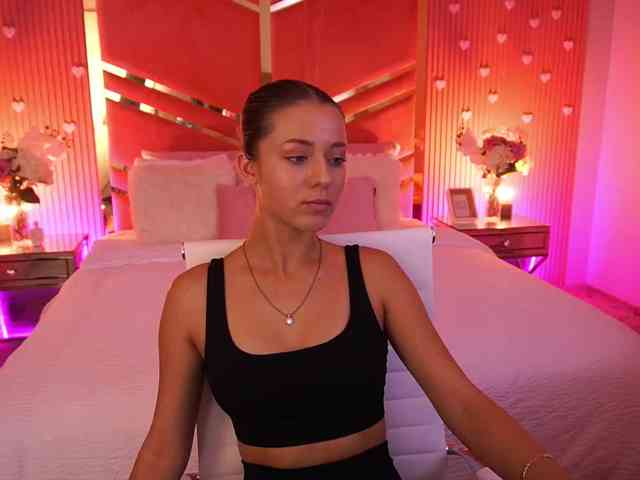 LoveeDove webcam