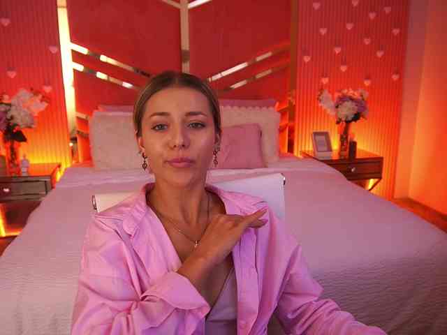 LoveeDove webcam