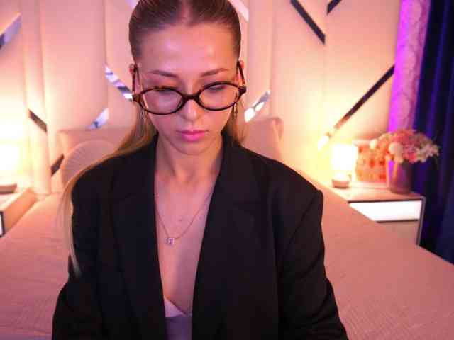LoveeDove webcam