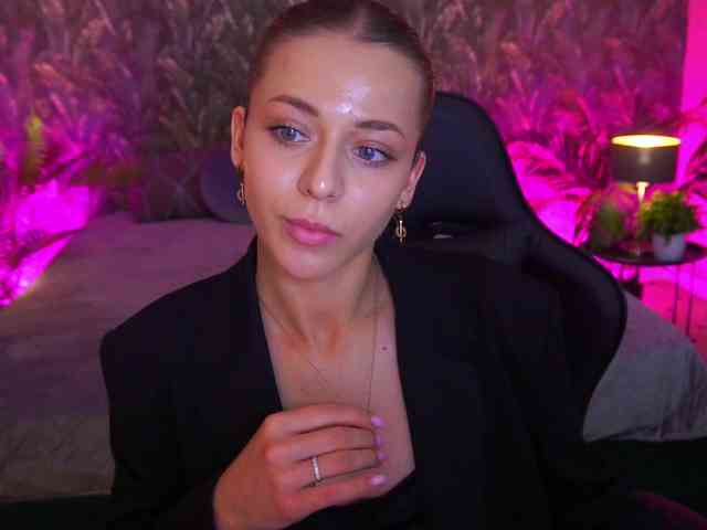 LoveeDove webcam