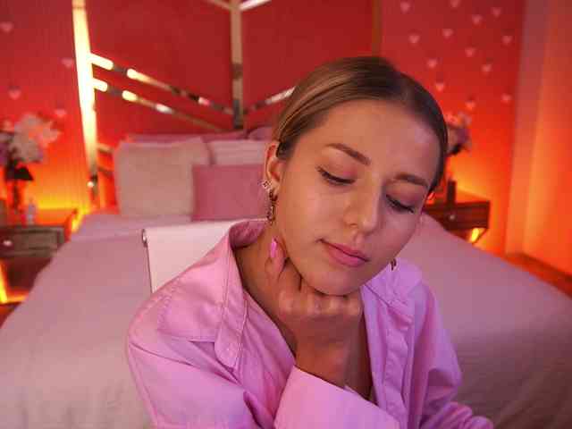 LoveeDove webcam
