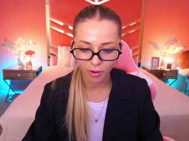 LoveeDove webcam
