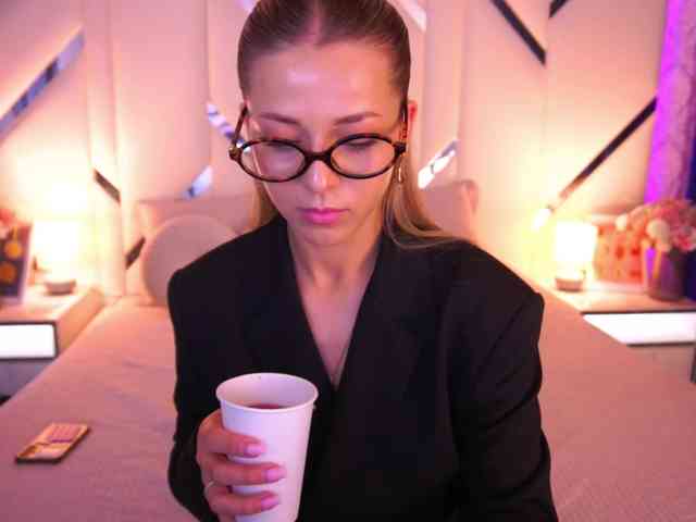 LoveeDove webcam