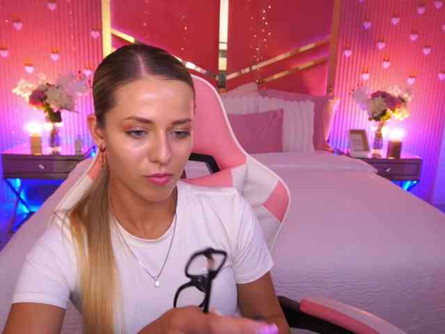 LoveeDove webcam