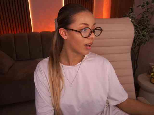 LoveeDove webcam