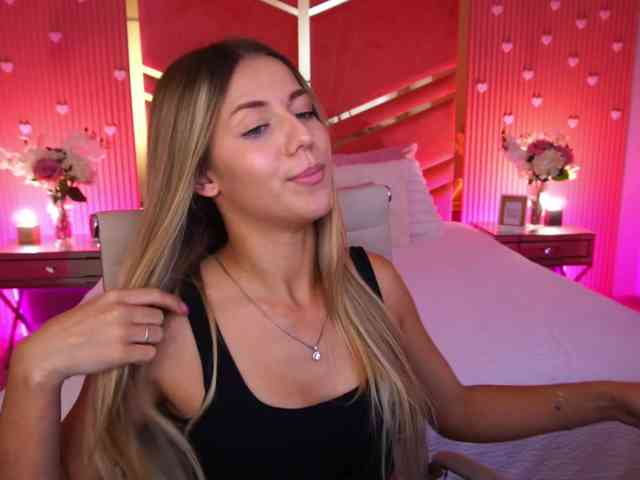 LoveeDove webcam