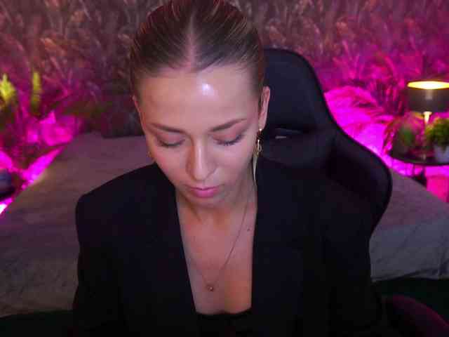 LoveeDove webcam