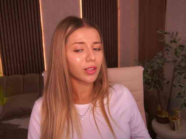 LoveeDove webcam