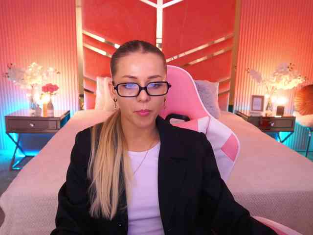 LoveeDove webcam