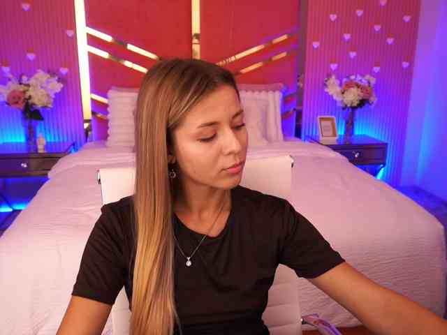 LoveeDove webcam