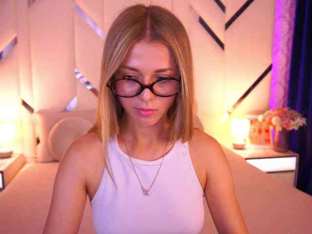 LoveeDove webcam