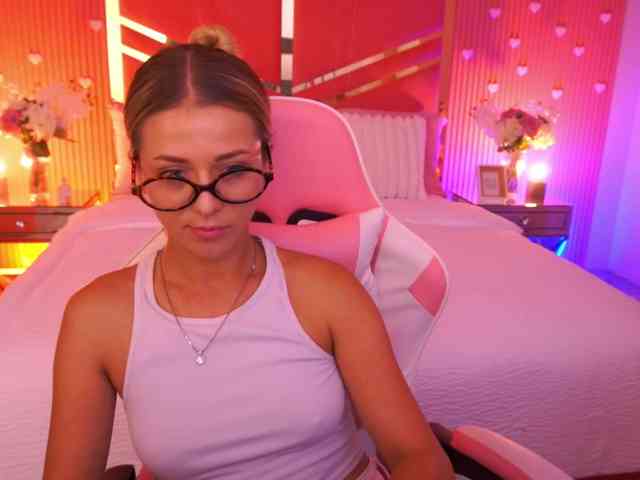 LoveeDove webcam