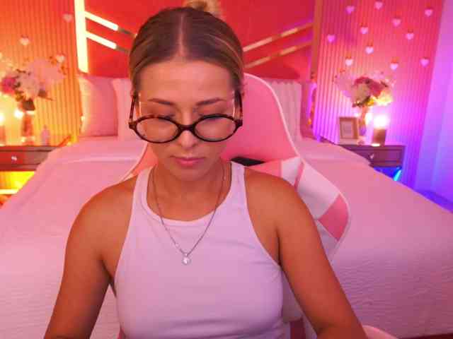 LoveeDove webcam