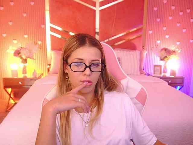 LoveeDove webcam