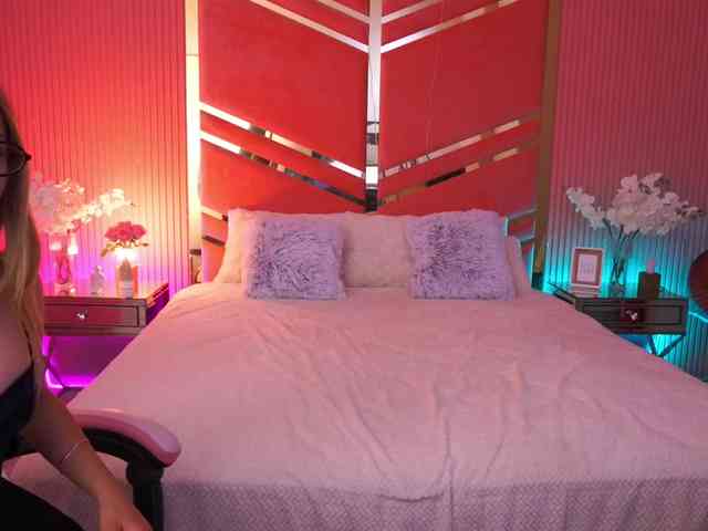 LoveeDove webcam