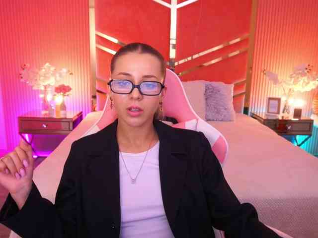 LoveeDove webcam