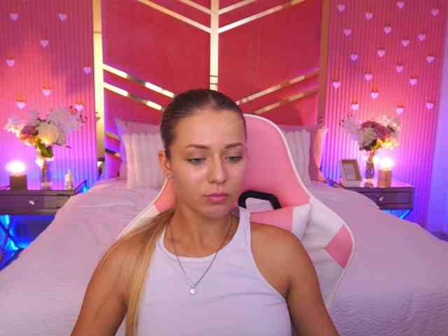 LoveeDove webcam