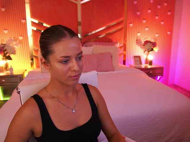LoveeDove webcam