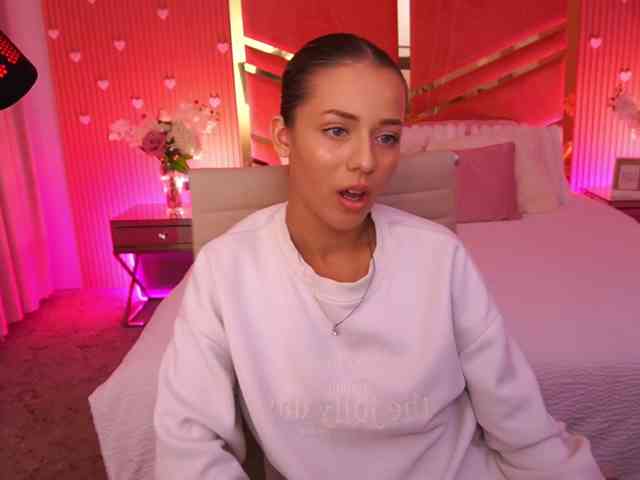 LoveeDove webcam