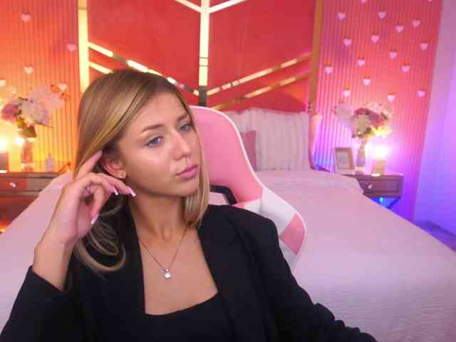 LoveeDove webcam