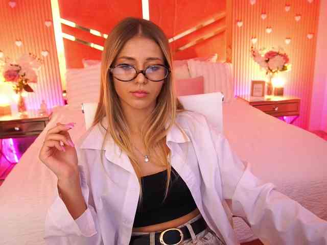 LoveeDove webcam