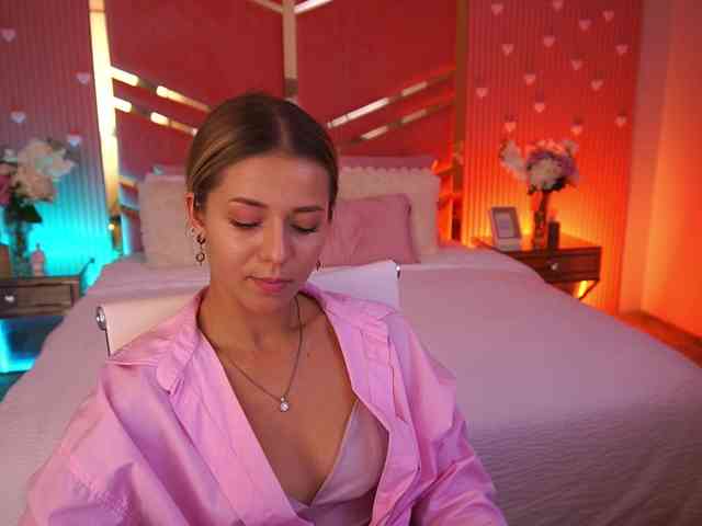 LoveeDove webcam