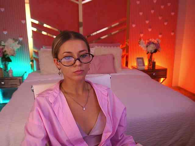 LoveeDove webcam
