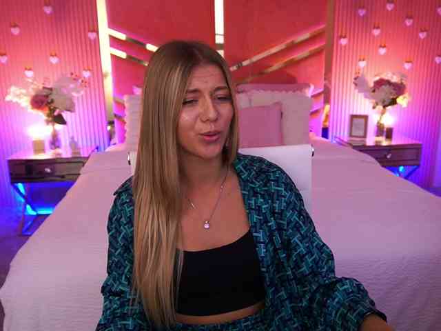 LoveeDove webcam