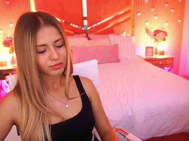 LoveeDove webcam