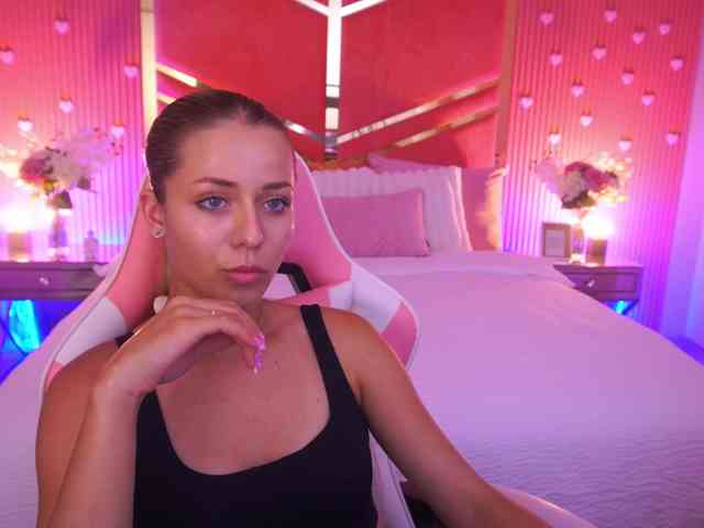 LoveeDove webcam