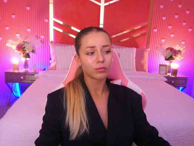 LoveeDove webcam