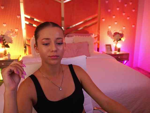 LoveeDove webcam