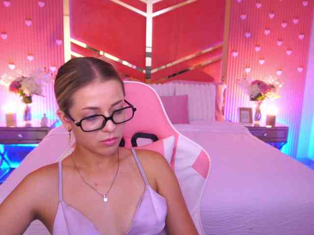 LoveeDove webcam
