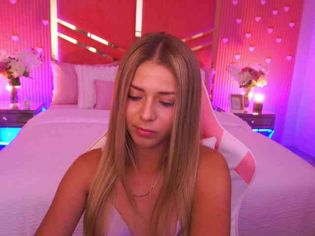 LoveeDove webcam