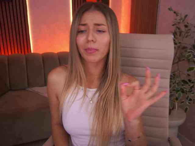 LoveeDove webcam