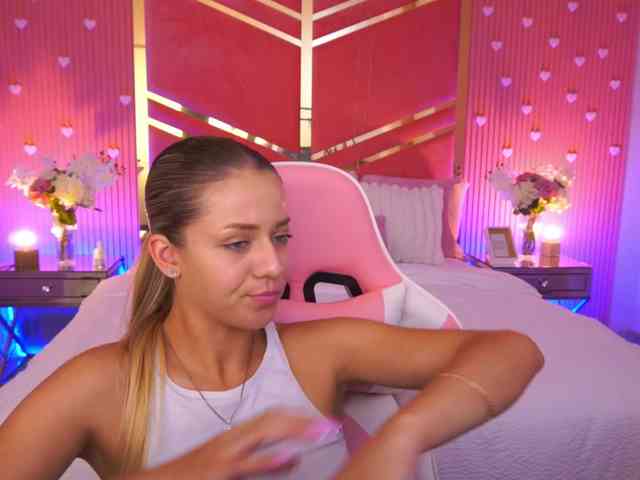 LoveeDove webcam