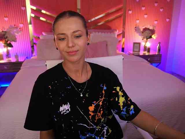 LoveeDove webcam